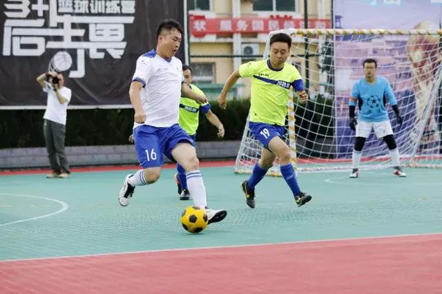 王哲林41+9上海胜天津 程帅澎18分浙江胜宁波